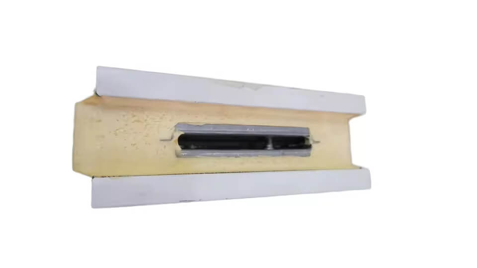 Overlap joint of wallboard roof